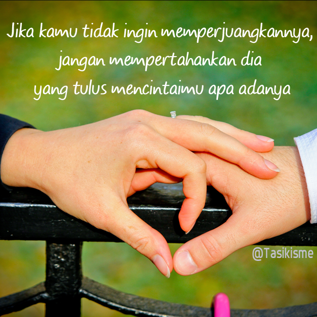 status whatsapp galau romantis